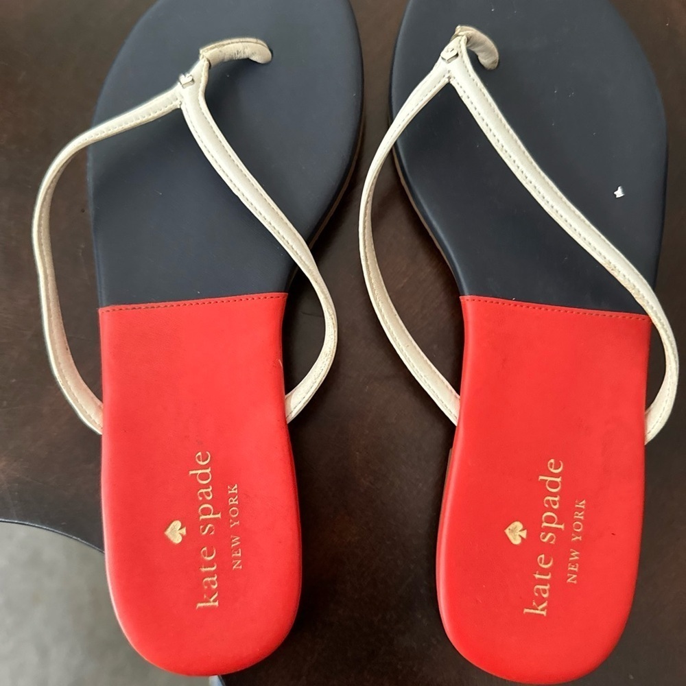 Kate Spade Black and White Sandals with Red Insole - Picture 5 of 7